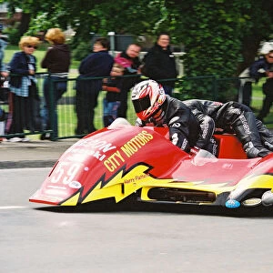Steven Coombes & Gary Partridge (Ireson Kawasaki) 2004 Sidecar TT