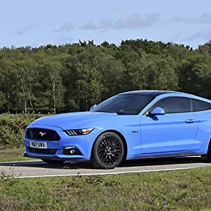 Ford Mustang 5. 0 2017 Blue light