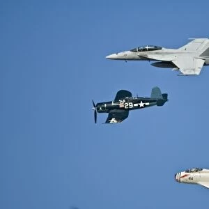 FJF Fury, Corsair and F-18 E Super Hornet at Ea Air Show, Oshkosh 2006