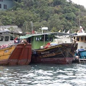 Hong Kong, Hong Kong Island. Aberdeen Fishing Village. Traditional Chinese junk