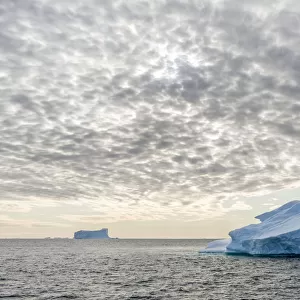 Iceberg in Disko Bay (Qeqertarsuup Tunua) near Ilulissat. Greenland, Denmark