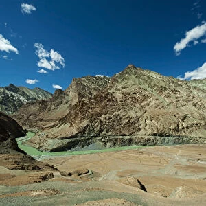India, Ladakh, Markha Valley, scenic landscape with the Indus river