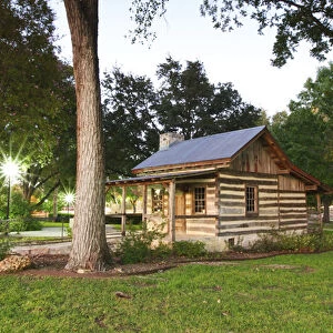 Merriman Cabin historic structure from 1846 in San Marcos, Texas