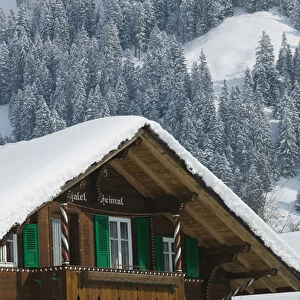 SWITZERLAND-Bern-KANDERSTEG: Kandertal Valley- Ski Chalet / Winter