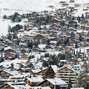 SWITZERLAND-Wallis / Valais-VERBIER: Ski Resort / Winter Ski Chalets / Daytime