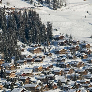 SWITZERLAND-Wallis / Valais-VERBIER: Ski Resort / Winter Town & Ski Chalet View / Daytime