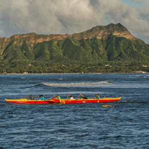 USA, Hawaii, Oahu, Honolulu, Diamond Head, Group practices rowing in an Outrigger canoe