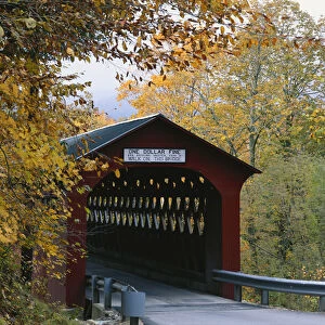 USA, Vermont, Chisleville Bridge, Battenkill, Entrance to covered bridge with fall
