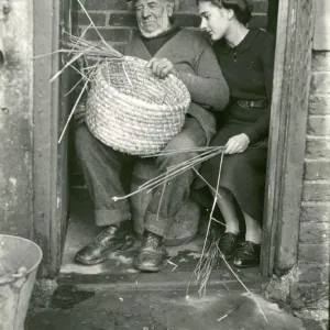 Bee Skep making at Camelsdale, 1937