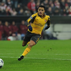 Alexis Sanchez (Arsenal). Bayern Munich 5: 1 Arsenal. UEFA Champions League. Round of 16