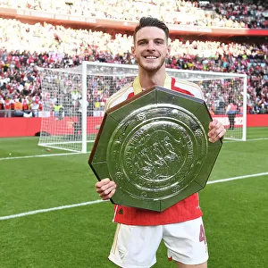 Arsenal Celebrate FA Community Shield Victory over Manchester City with Declan Rice, 2023-24