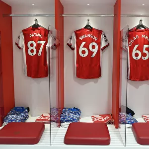 Arsenal Changing Room: Patino, Swanson, and Salah-Eddine's Shirts Before Arsenal vs. Leeds United (2021-22)