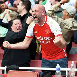Arsenal Fans Go Wild: Celebrating the Second Goal Against Tottenham in the 2023-24 Premier League