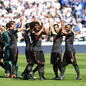 Arsenal Players Clap for Appreciative Fans Before Huddersfield Match, 2017-18 Premier League
