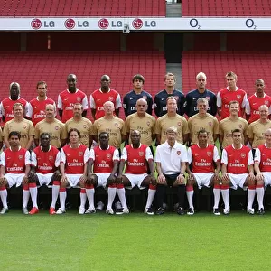 Soccer Photographic Print Collection: Arsenal First Team Squad Photo