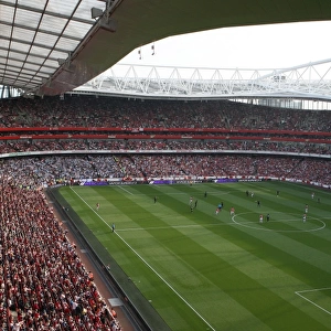 Arsenal vs Manchester City 0-0: A Scoreless Battle in the Barclays Premier League at Emirates Stadium (2010)