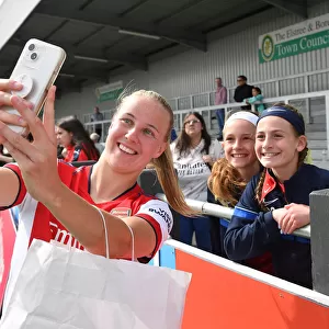 Arsenal Women vs Chelsea Women: Beth Mead's Selfie Moment at FA Cup Semi-Final