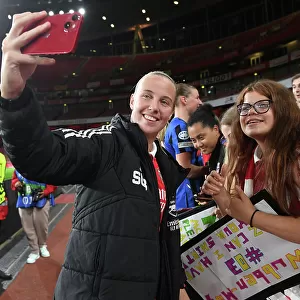 Arsenal Women vs FC Zurich: Beth Mead's Selfie with Fans - UEFA Women's Champions League Group C