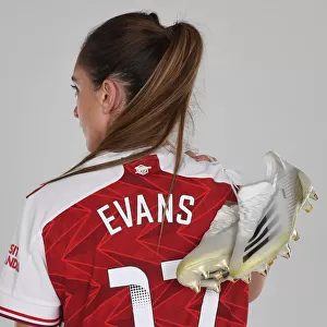 Arsenal Women's Team 2020-21: Lisa Evans at Photocall
