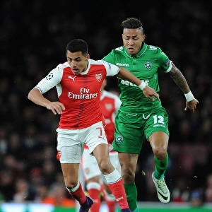 Arsenal's Alexis Sanchez Scores Past Ludogorets Defender in 2016-17 UEFA Champions League Clash