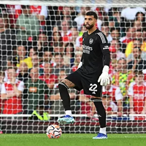 Arsenal's David Raya: Battling for Control in the Premier League Showdown between Arsenal and Manchester City (2023-24)