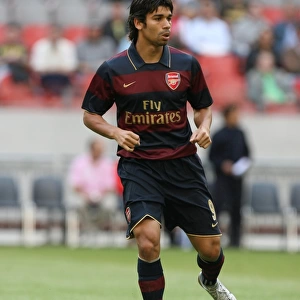 Arsenal's Eduardo Scores the Winner: 2-1 Victory over Lazio at Amsterdam Tournament (2007)