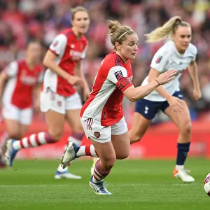 Arsenal's Kim Little Shines in FA WSL Clash Against Tottenham Hotspur (May 2022)