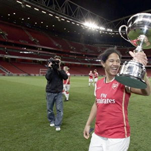 Arsenal's Mary Philip Celebrates Victory: 4-1 Over Chelsea in the Premier League (2008)