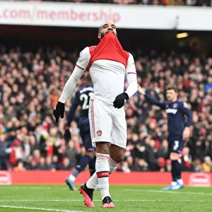Controversial Offside Call: Lacazette's Disallowed Arsenal Goal vs West Ham, Premier League 2019-20