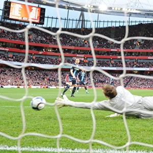 Denilson shoots past West Ham goalkeeper Robert Green to score the 1st Arsenal goal