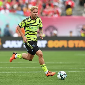 Emile Smith Rowe's Star-Studded Debut: Arsenal Triumphs Over Manchester United at MetLife Stadium (2023-24)