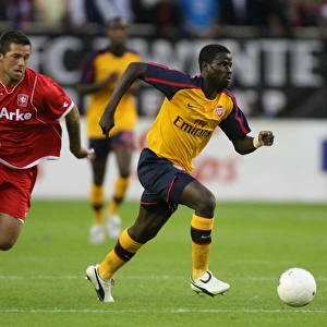 Emmanuel Eboue (Arsenal) Theo Janssen (FC Twente)