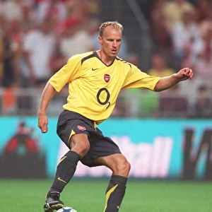 Glorious Goal: Dennis Bergkamp's Unforgettable Score for Arsenal against Ajax at Amsterdam Tournament 2005