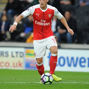 Mesut Ozil in Action: Arsenal vs. Hull City, Premier League 2016-17