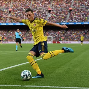 Mesut Ozil in Action: FC Barcelona vs. Arsenal (2019-20 Pre-Season Friendly)
