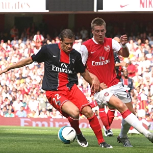 Nicklas Bendtner (Arsenal) Sylvain Armand (PSG)