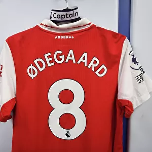 Behind the Scenes: Odegaard's Preparation - Arsenal's Dressing Room before the Everton Clash