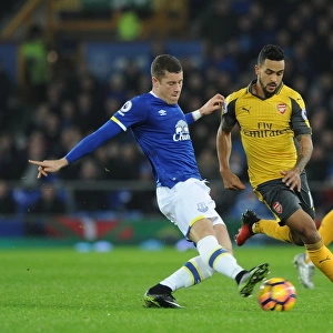 Theo Walcott Closes In on Ross Barkley: Everton vs Arsenal, Premier League 2016-17