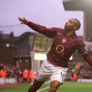 Thierry Henry celebrates scoring Arsenals 3rd goal his 2nd