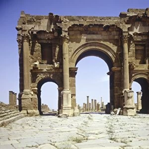 Algeria, Timgad, Arch of Trajan at ancient Roman town of Thamugadi