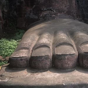China, Sichuan, Leshan, foot of Leshan Giant Buddha statue at Mount Emei Scenic Area