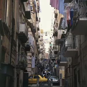 Italy, Campania, Naples, Quartieri Spagnoli (Spanish Quarters), view down narrow street