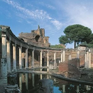 Italy, Latium, Tivoli, Hadrians Villa, Teatro Marittimo, artificial island
