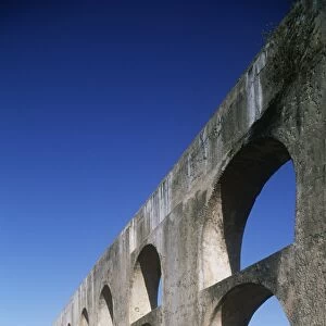 Portugal, Alentejo, Elvas, Aqueduto da Amoreira, Built on foundation of existing Roman aqueduct, 1498-1662