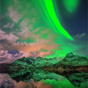 Aurora Borealis at night, Lofoten Peninsular, Norway