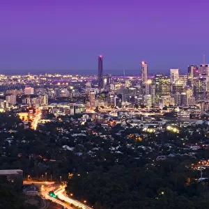 Brisbane cityscape at dusk