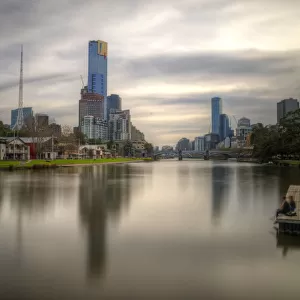 Melbourne Yarra river and city skyline at sunset