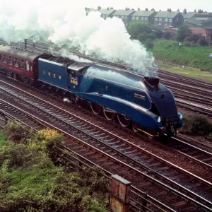Mallard, locomotive de la London & North Eastern Railway no 4468, 1938. Mallard, locomotive de la London & North Eastern Railway no 4468, 1938.