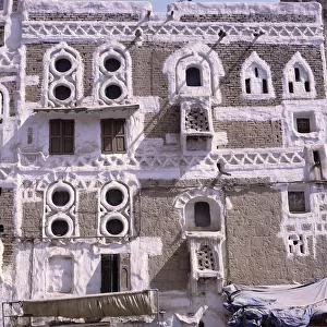 Architectural decoration around windows, Yemen