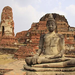 Buddha Statue at Ayutthaya Wat Mahathat